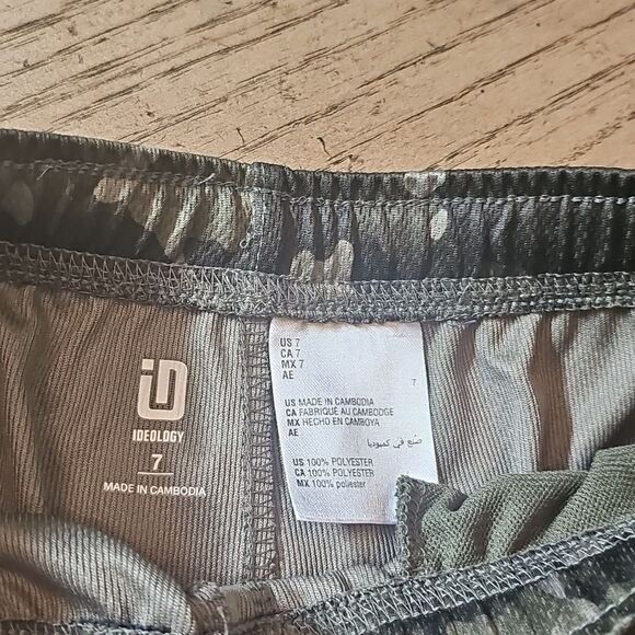 Camo Shorts size 7 Ideology - Picture 4 of 9